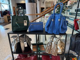 Wonder what's at Presents Galore? Here's just a selection of some of our fantastic stallholders 🎁 Come along to see more today and tomorrow. We're open until 5pm today and 10am - 4pm tomorrow. 

100% of ticket sales are donated toCambridge Children's Hospital, Newmarket Charitable Foundation and the National Horse Racing Museum, and include free returns if you want to visit multiple times. There's free parking on site, lots of edible delights and mulled wine and cider here for the ultimate festive feels.

Tickets can be purchased online or on the door.