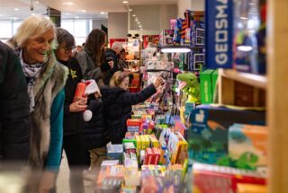 Reliving some of the magical moments of Presents Galore 🎁 Our region's most spectacular Christmas shopping event, a visit is a must for 2025. We've welcomed a wonderful number of new stallholders bringing talents from all corners of the country to our home at Newmarket Racecourse. 
Tickets are now available, head over to our website to find out more - link in bio
#PresentsGalore #PresentsGaloreNKT #ChristmasFair #ChristmasEvent #CharityFair #RowleyMile #WhatsOn #ChristmasShopping #FeelingFestive #FestiveFun #ShopLocal #ShopIndependent #SupportIndependent #Newmarket #NewmarketSuffolk #LoveNewmarket